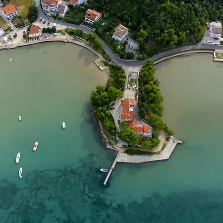 Appartement For Families With Children - Donja, Rab - 14425 Supetarska Draga